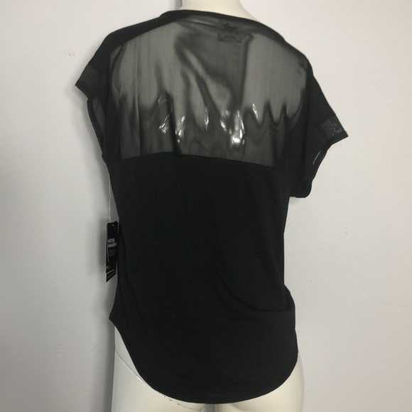 HOST PICK 🇨🇦Puma T shirt - Picture 2 of 4